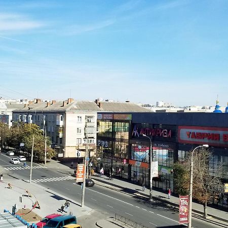 2Х Комнатная С Ремонтом В Центре.Renovated, Center Apartamento Khmelʼnytsʼkyy Exterior foto